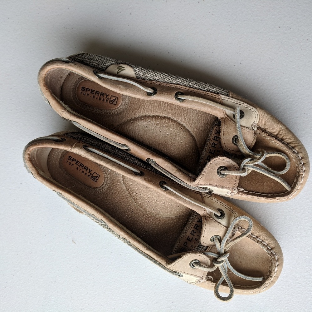 Sperry boat shoes!